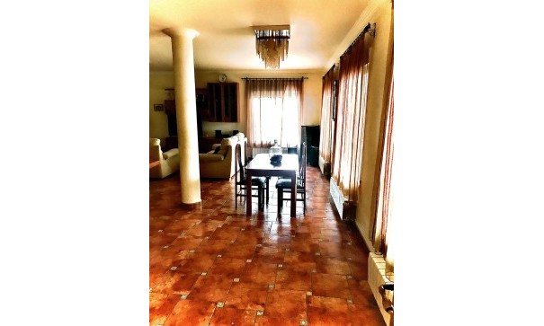 Videresalg - Finca landejendom -
Hondón de las Nieves