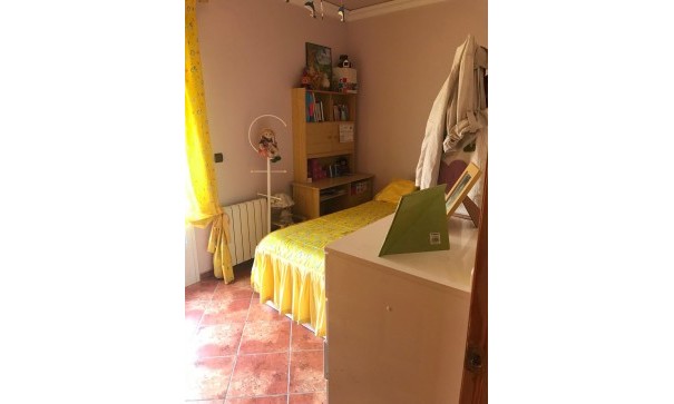 Videresalg - Finca landejendom -
Hondón de las Nieves