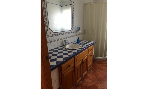 Videresalg - Finca landejendom -
Hondón de las Nieves