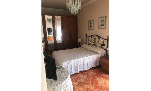 Videresalg - Finca landejendom -
Hondón de las Nieves