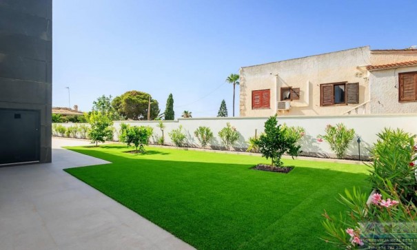 Videresalg - Fritliggende villa -
Torrevieja - Los Balcones