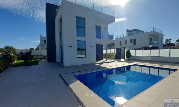 Videresalg - Fritliggende villa -
Torrevieja - Los Balcones