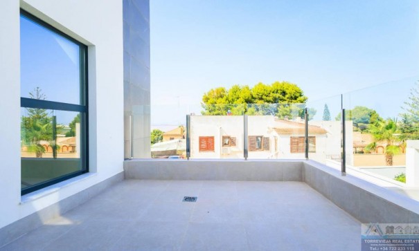 Videresalg - Fritliggende villa -
Torrevieja - Los Balcones