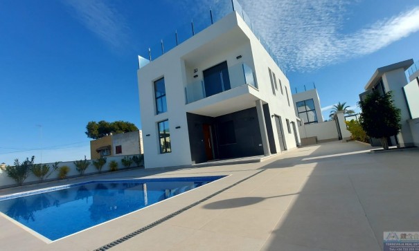 Sale - Detached Villa -
Torrevieja - Los Balcones