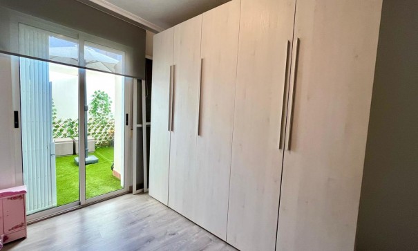 Venta - Apartamento piso -
Torrevieja