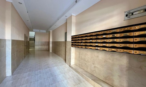 Venta - Apartamento piso -
Torrevieja