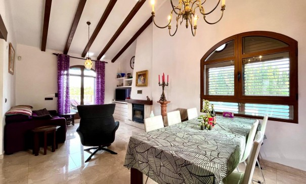 Venta - Chalet Independiente -
Villamartín