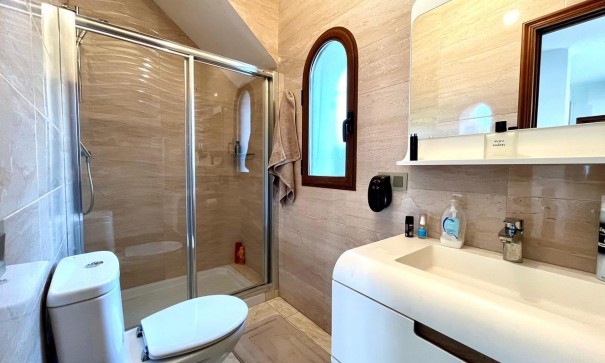 Venta - Chalet Independiente -
Villamartín