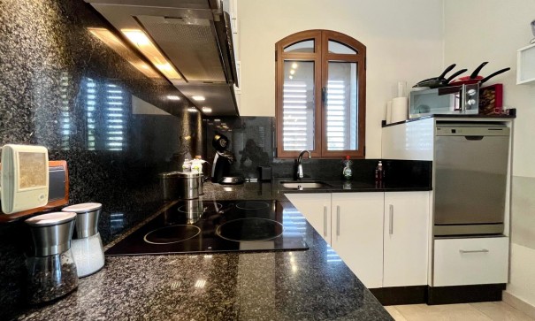 Venta - Chalet Independiente -
Villamartín