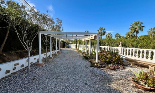 Venta - Chalet Independiente -
Villamartín