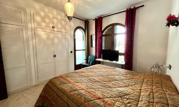 Venta - Chalet Independiente -
Villamartín