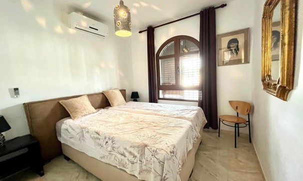 Venta - Chalet Independiente -
Villamartín