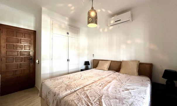 Venta - Chalet Independiente -
Villamartín