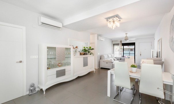 Revente - Appartement -
Elche