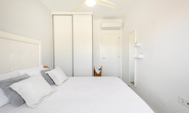 Revente - Appartement -
Elche