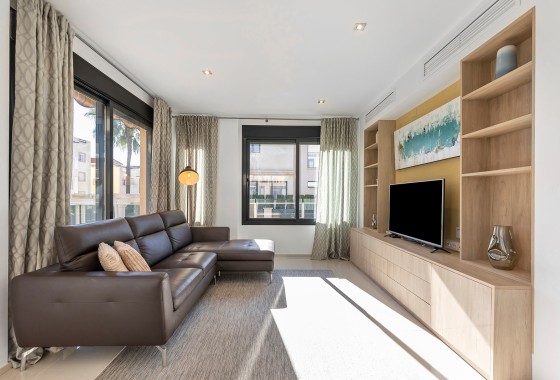 Herverkoop - Vrijstaande Villa -
Torrevieja