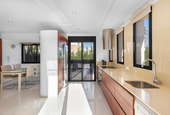 Herverkoop - Vrijstaande Villa -
Torrevieja