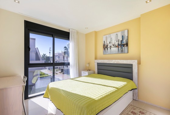 Herverkoop - Vrijstaande Villa -
Torrevieja