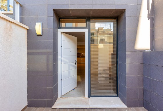 Herverkoop - Vrijstaande Villa -
Torrevieja