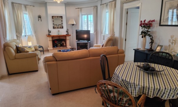 Venta - Chalet Independiente -
Bigastro