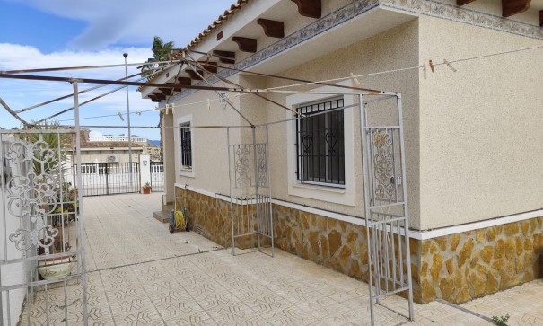 Venta - Chalet Independiente -
Bigastro