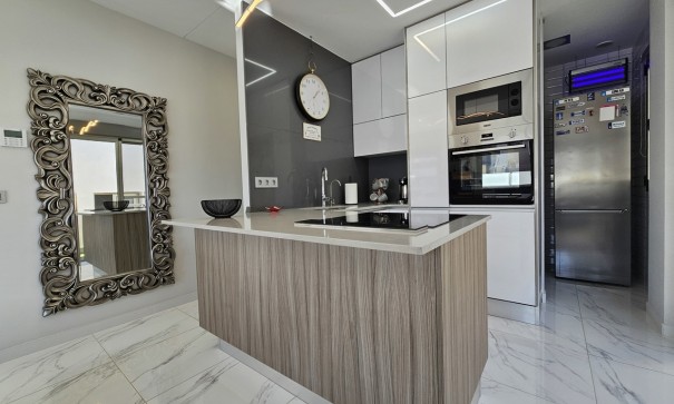 Videresalg - Fritliggende villa -
Villamartín