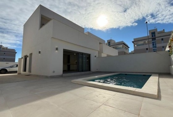 Herverkoop - Vrijstaande Villa -
Orihuela Costa