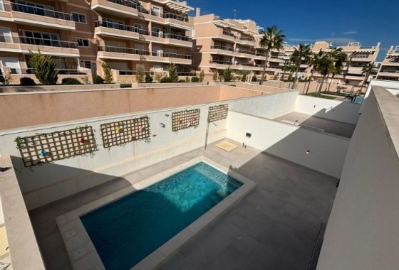 Herverkoop - Vrijstaande Villa -
Orihuela Costa