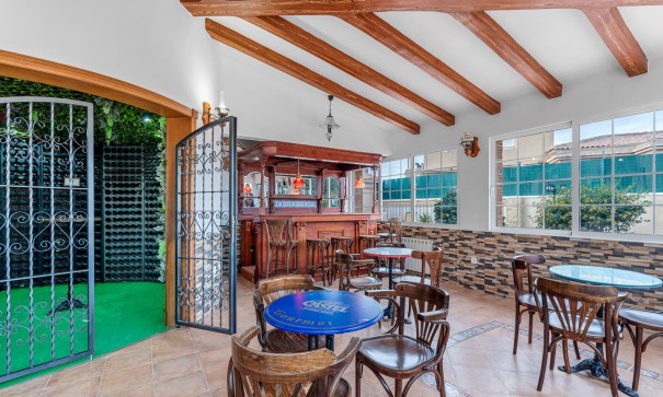 Återförsäljning - Fristående villa -
Torrevieja