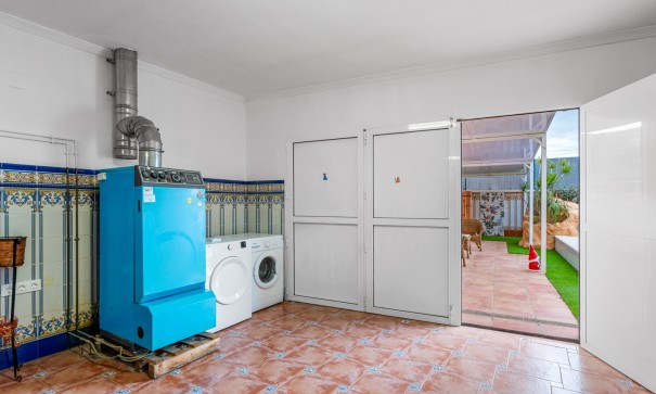 Återförsäljning - Fristående villa -
Torrevieja