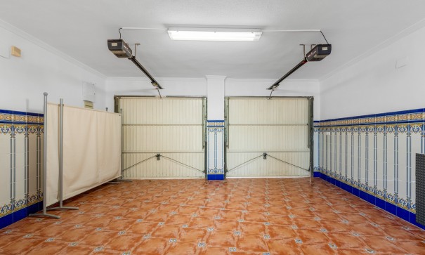 Återförsäljning - Fristående villa -
Torrevieja