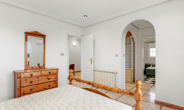 Återförsäljning - Fristående villa -
Torrevieja