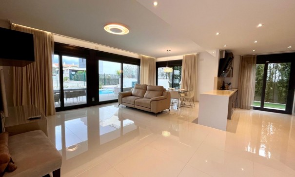 Sale - Detached Villa -
Dehesa de Campoamor - Dehesa de campoamor