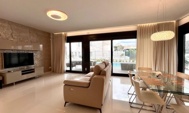 Sale - Detached Villa -
Dehesa de Campoamor - Dehesa de campoamor