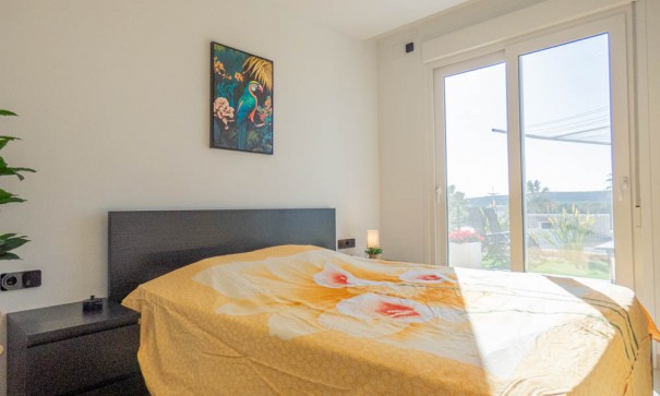 Sale - Detached Villa -
La Finca Golf - Algorfa