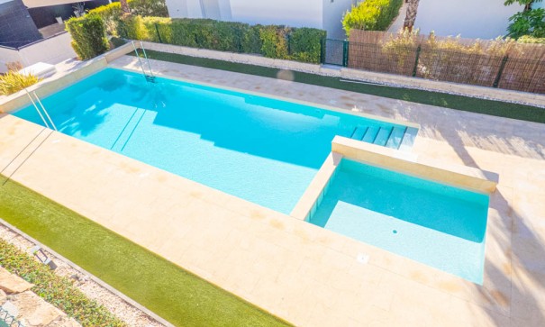 Sale - Detached Villa -
La Finca Golf - Algorfa