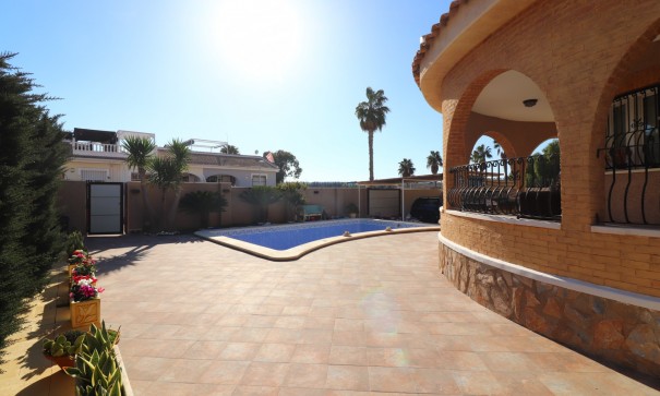 Sale - Detached Villa -
Benijofar - Monte Azul