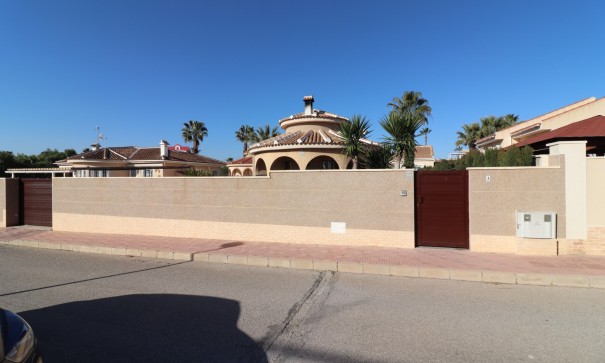 Sale - Detached Villa -
Benijofar - Monte Azul