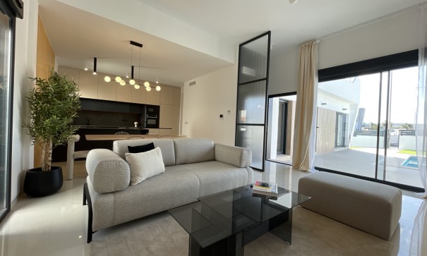 Resale - Freistehende Villa -
San Miguel de Salinas - San Miguel