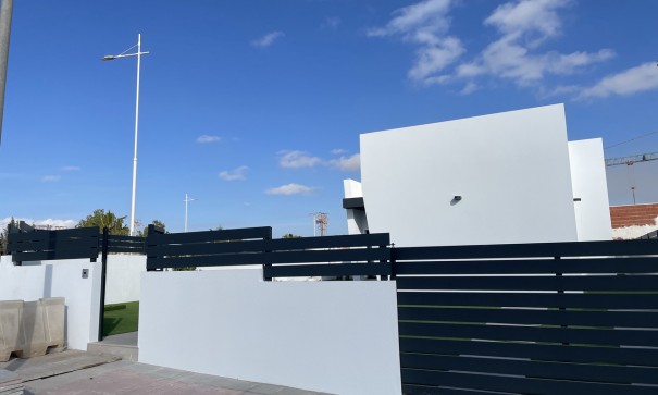 Resale - Freistehende Villa -
San Miguel de Salinas - San Miguel