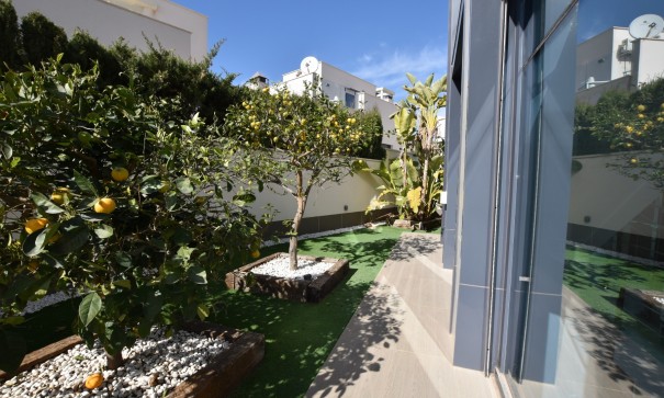 Sprzedaż - Willa wolnostojąca -
San Miguel de Salinas