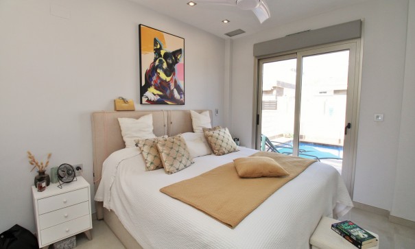 Venta - Chalet Independiente -
Villamartín