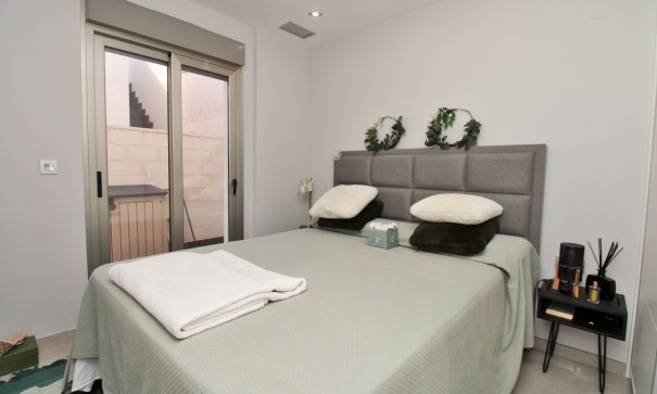 Venta - Chalet Independiente -
Villamartín