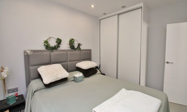 Venta - Chalet Independiente -
Villamartín