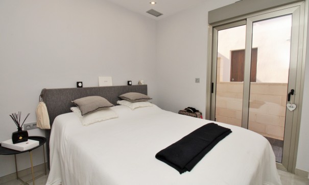 Venta - Chalet Independiente -
Villamartín