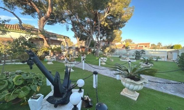 Sale - Detached Villa -
Orihuela Costa - Altos de Campoamor