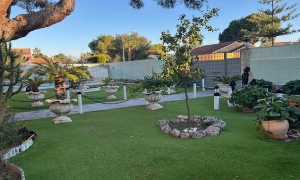 Sale - Detached Villa -
Orihuela Costa - Altos de Campoamor