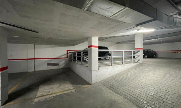 Sale - Garage -
Torrevieja - Playa del cura