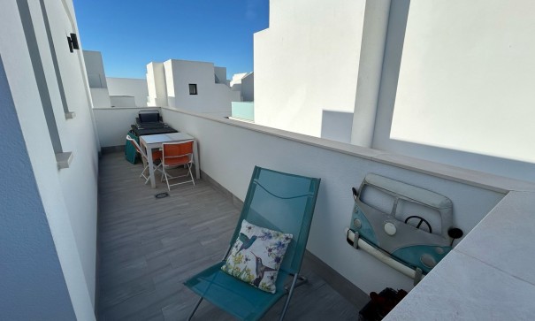 Herverkoop - Vrijstaande Villa -
Los Montesinos - La Herada