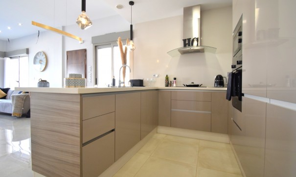 Återförsäljning - Fristående villa -
Orihuela Costa - Villamartin